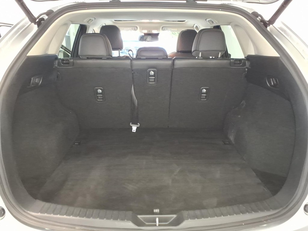 Photo 26 of this MAZDA CX-5