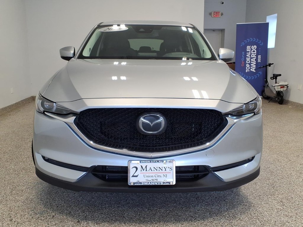 Photo 2 of this MAZDA CX-5