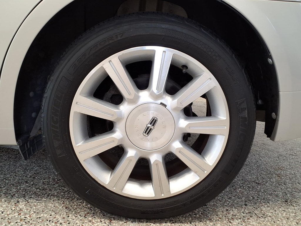 Photo 7 of this LINCOLN MKZ