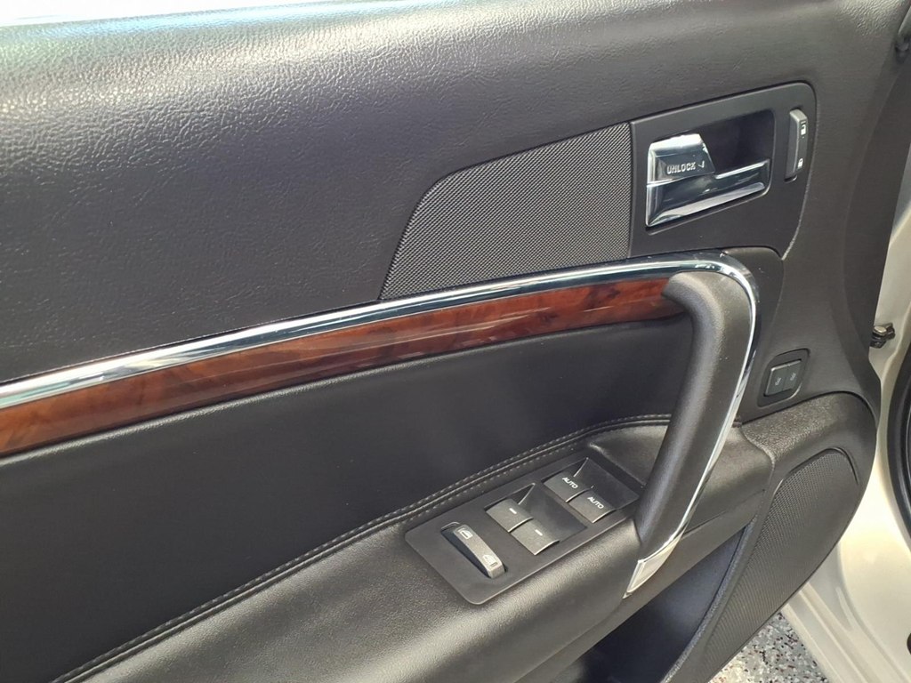 Photo 8 of this LINCOLN MKZ