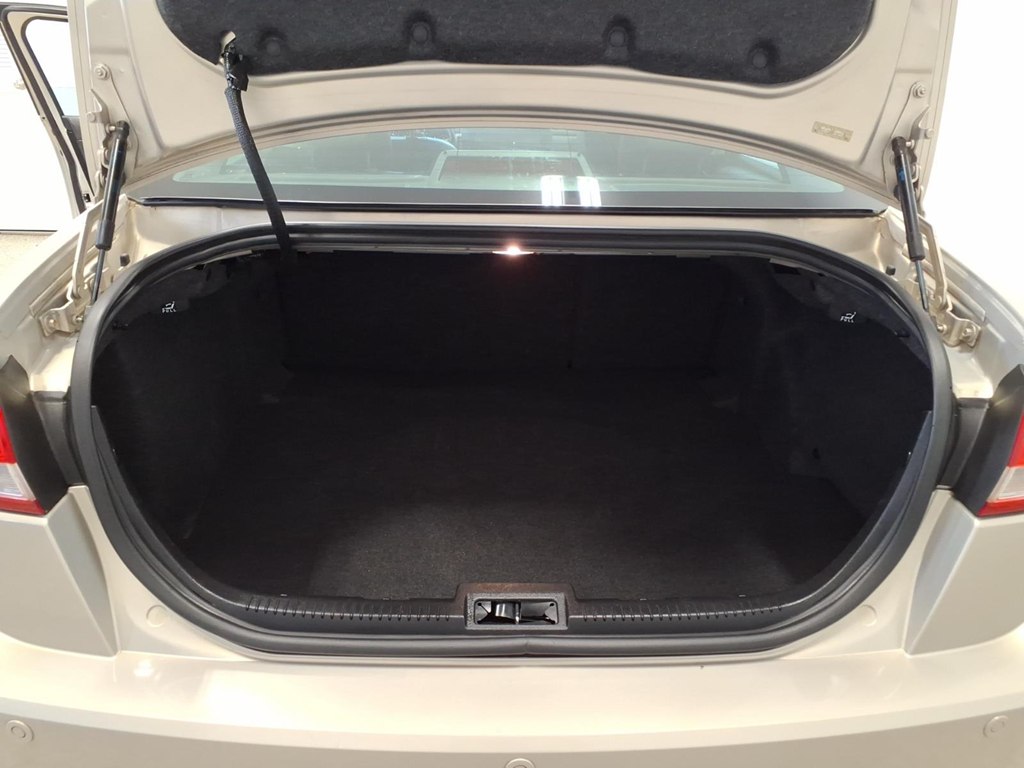 Photo 22 of this LINCOLN MKZ