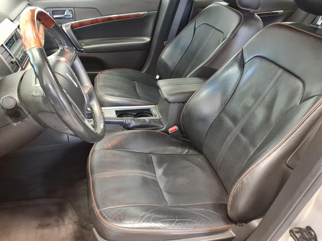 Photo 16 of this LINCOLN MKZ