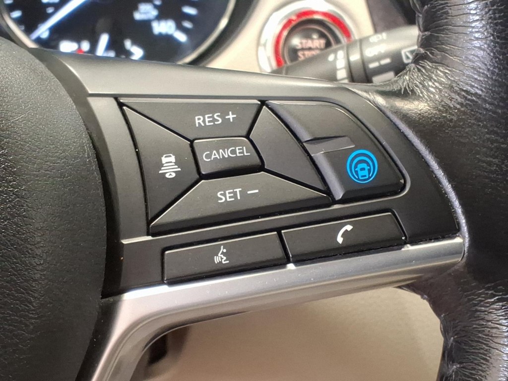 Photo 13 of this NISSAN ROGUE SPORT