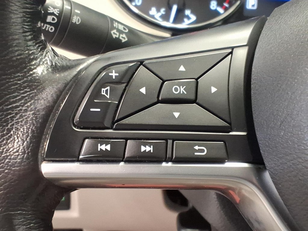 Photo 11 of this NISSAN ROGUE SPORT