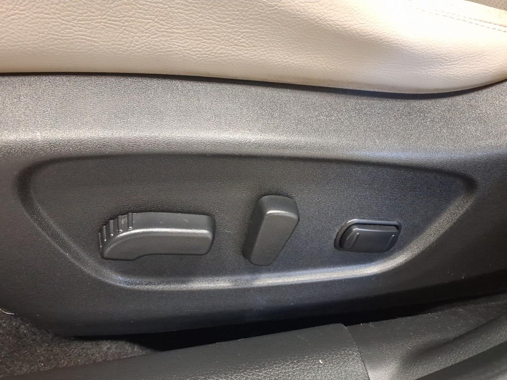 Photo 20 of this NISSAN ROGUE SPORT