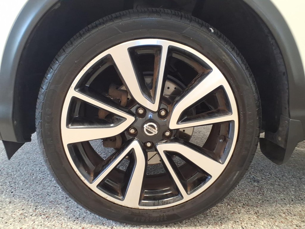 Photo 7 of this NISSAN ROGUE SPORT