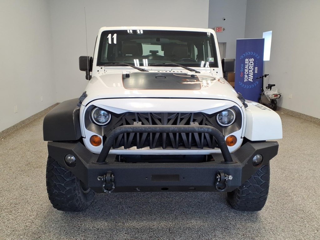 Photo 2 of this JEEP WRANGLER