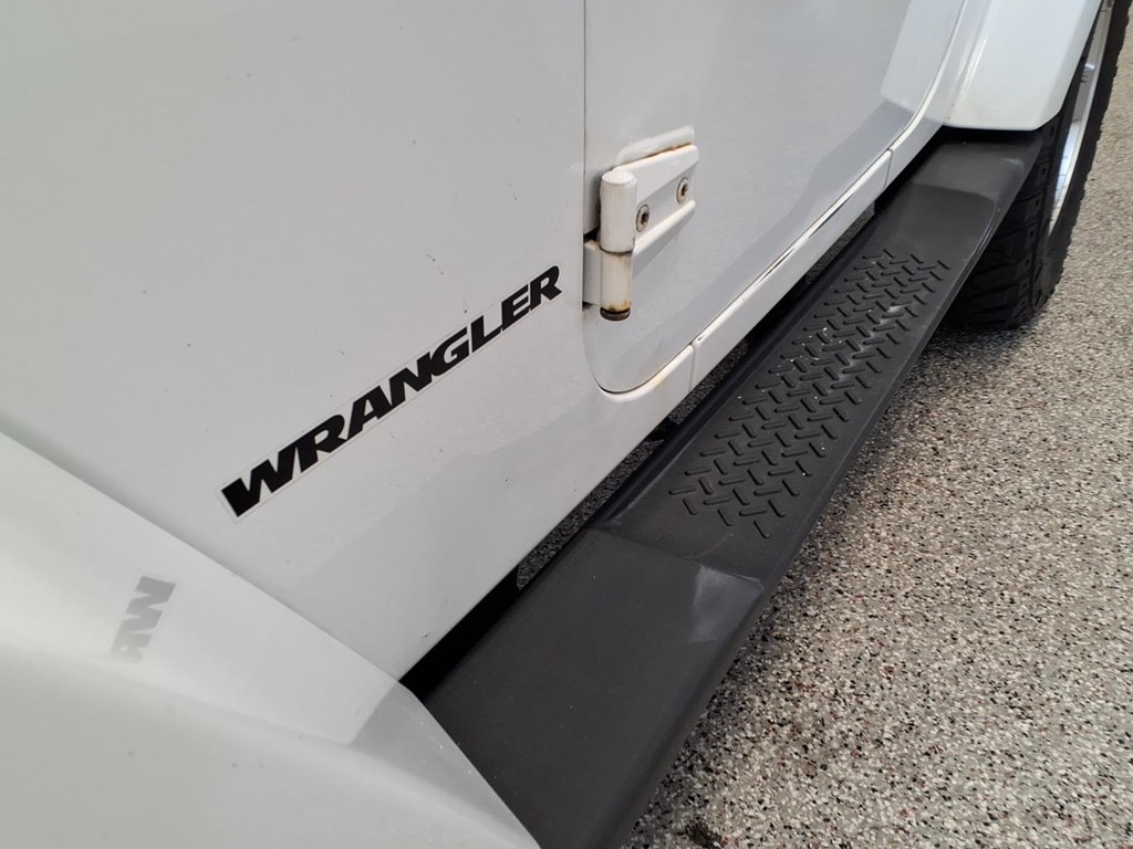 Photo 18 of this JEEP WRANGLER