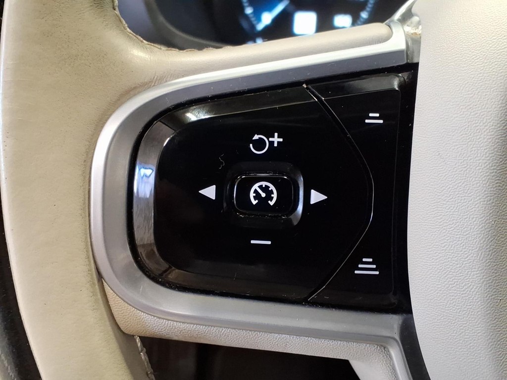 Photo 10 of this VOLVO S60