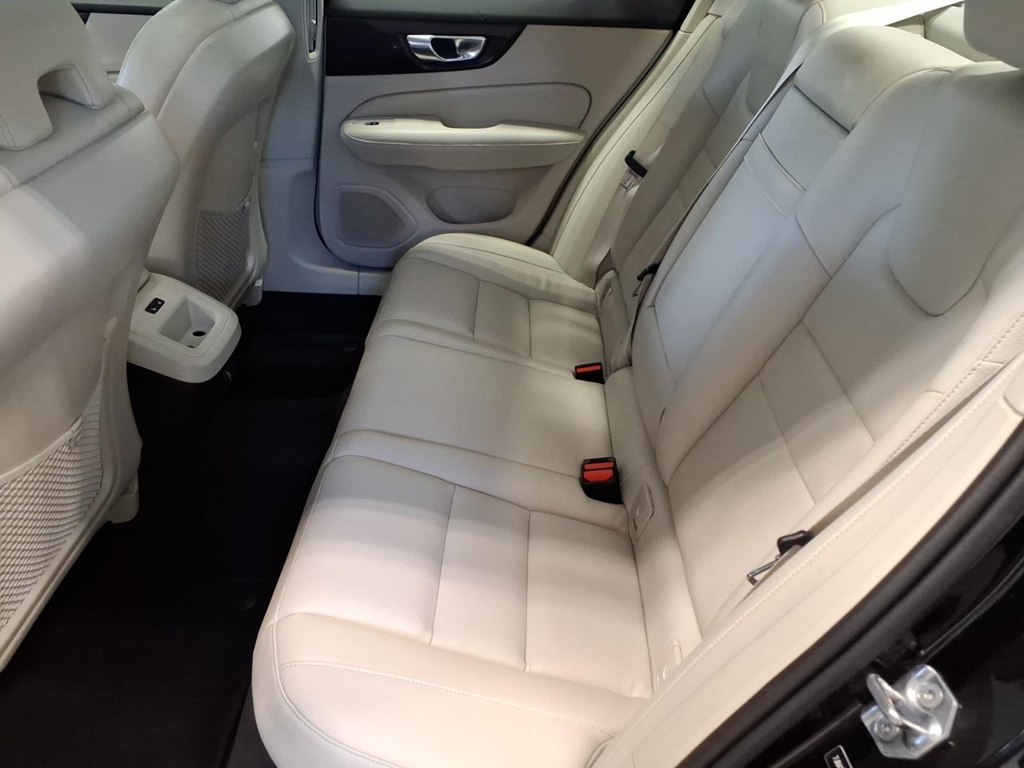 Photo 18 of this VOLVO S60