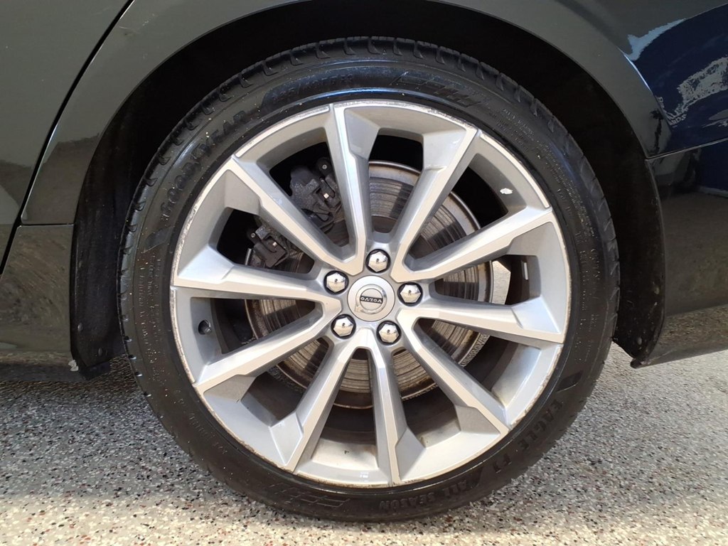 Photo 7 of this VOLVO S60