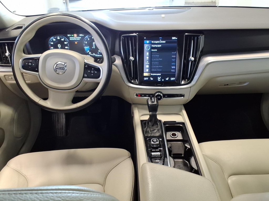 Photo 9 of this VOLVO S60