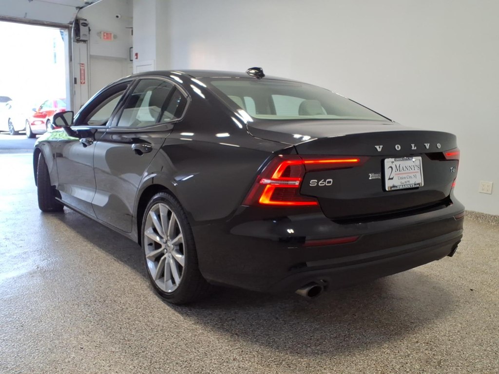 Photo 6 of this VOLVO S60