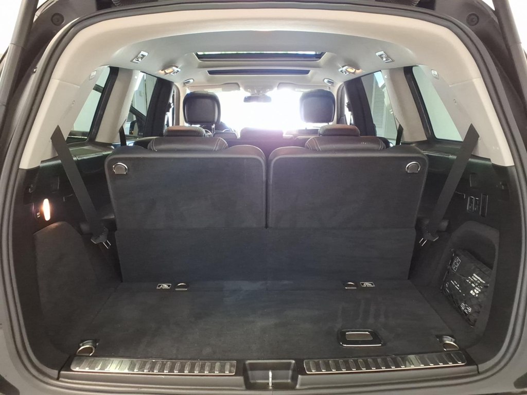Photo 25 of this MERCEDES-BENZ GL-CLASS