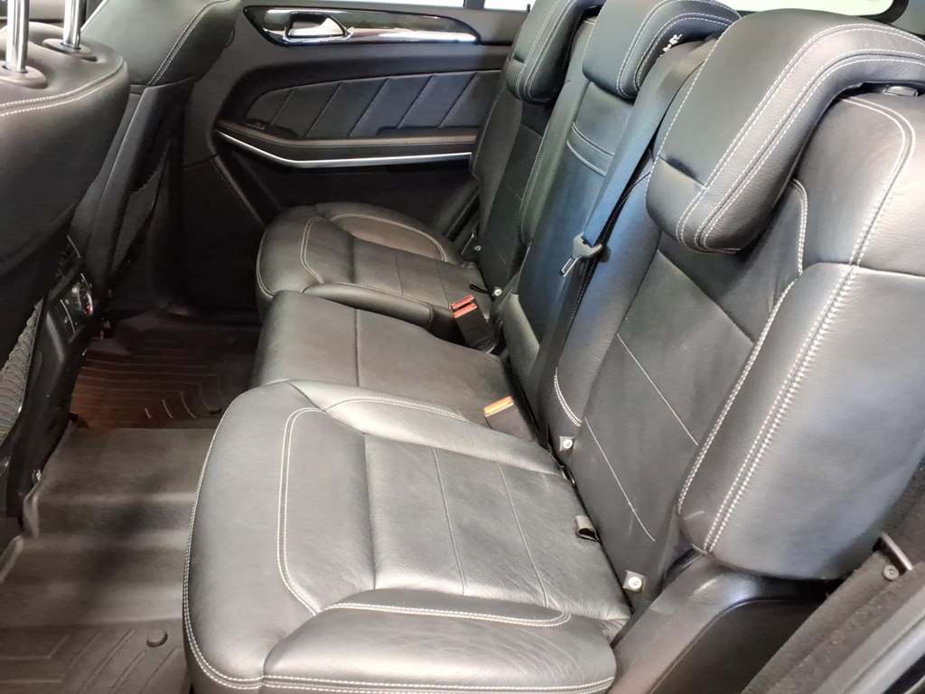Photo 20 of this MERCEDES-BENZ GL-CLASS