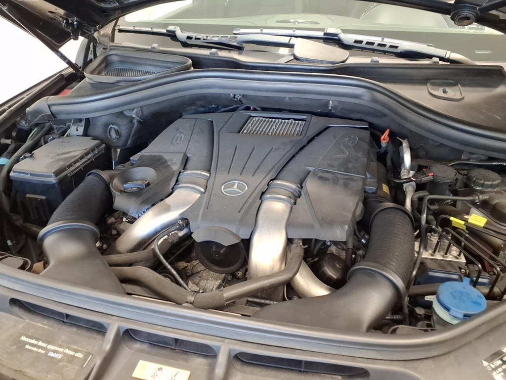 Photo 23 of this MERCEDES-BENZ GL-CLASS