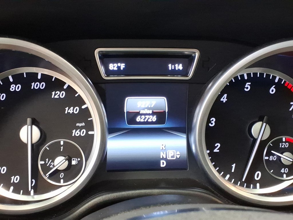 Photo 11 of this MERCEDES-BENZ GL-CLASS