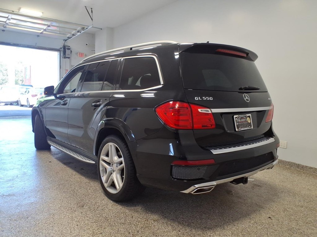 Photo 6 of this MERCEDES-BENZ GL-CLASS