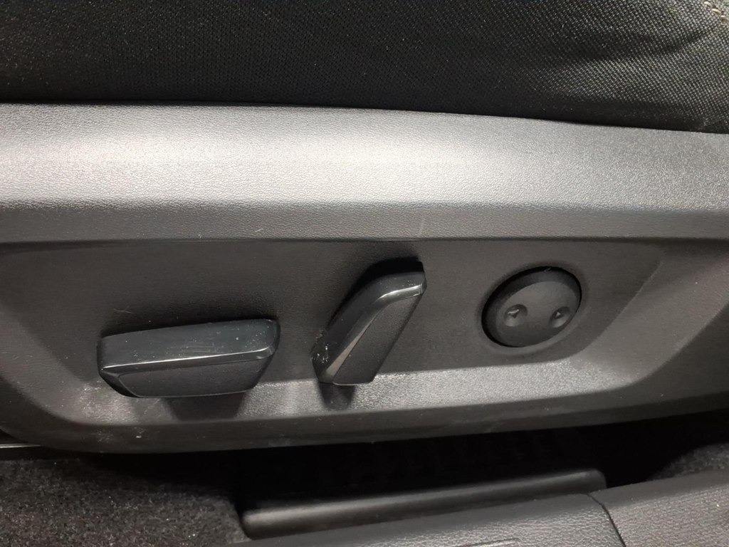Photo 19 of this NISSAN ROGUE