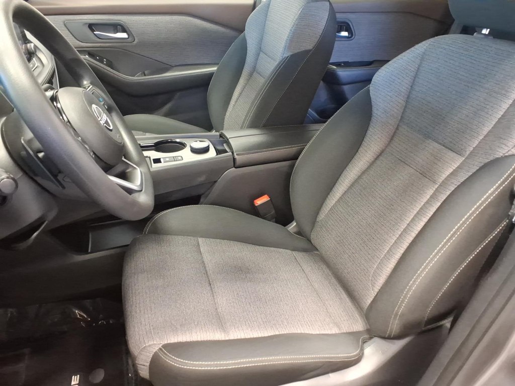 Photo 18 of this NISSAN ROGUE