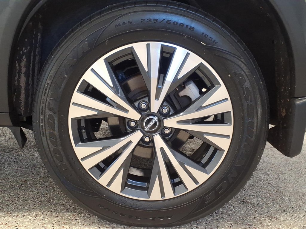 Photo 7 of this NISSAN ROGUE