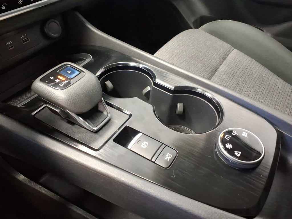 Photo 17 of this NISSAN ROGUE