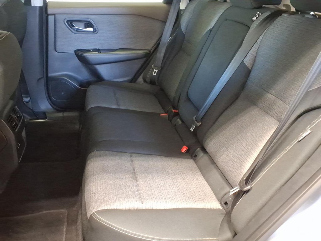 Photo 21 of this NISSAN ROGUE