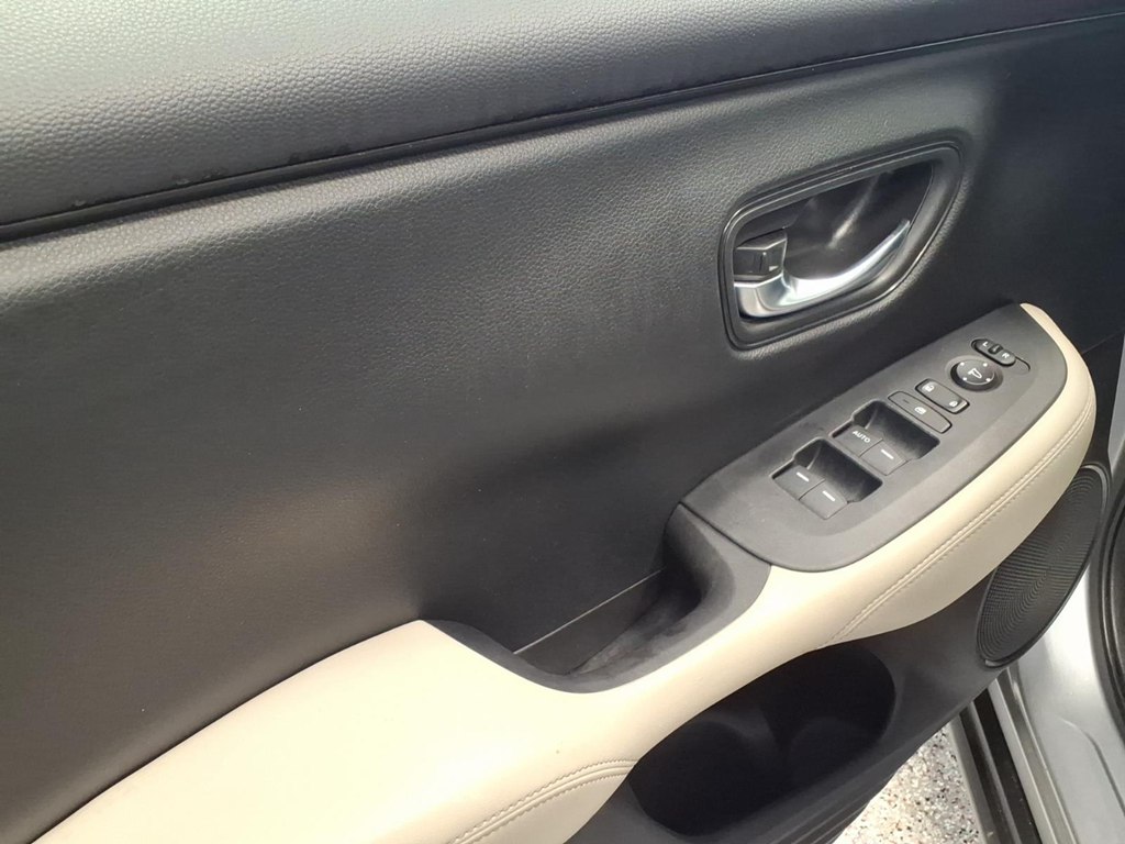 Photo 8 of this HONDA HR-V