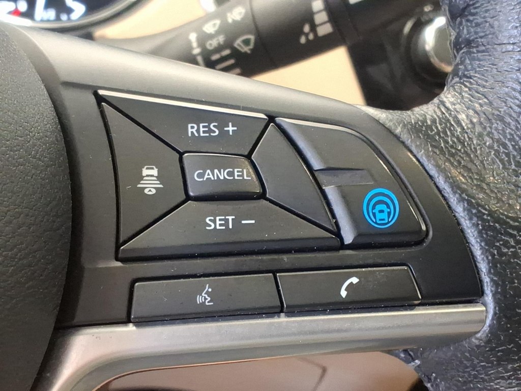 Photo 13 of this NISSAN ROGUE