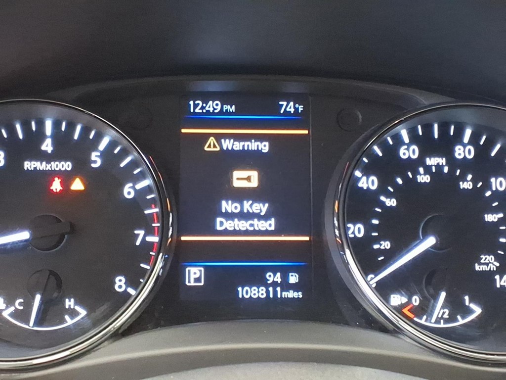 Photo 12 of this NISSAN ROGUE