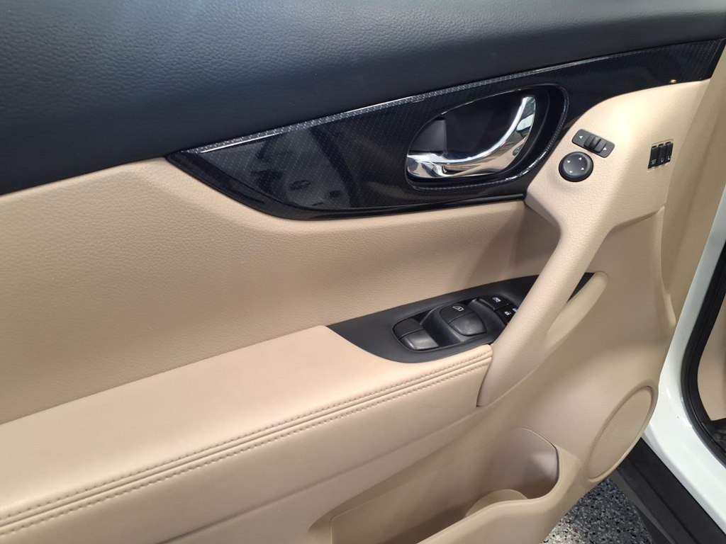 Photo 8 of this NISSAN ROGUE