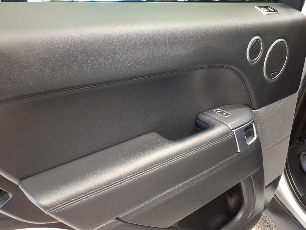Photo 20 of this LAND ROVER RANGE ROVER SPO