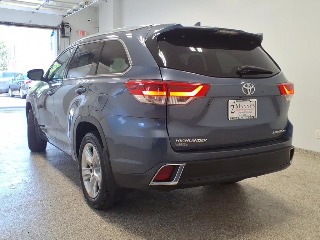 Photo 6 of this TOYOTA HIGHLANDER