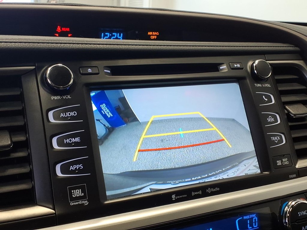 Photo 15 of this TOYOTA HIGHLANDER