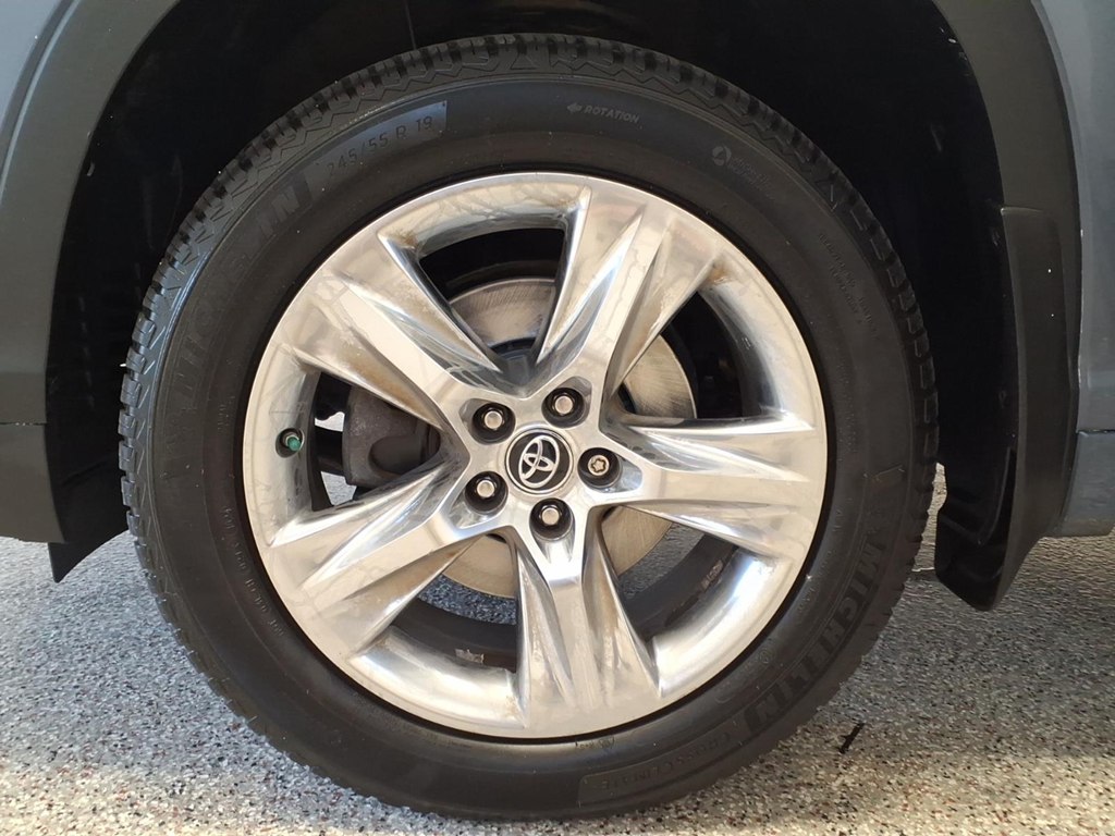 Photo 7 of this TOYOTA HIGHLANDER