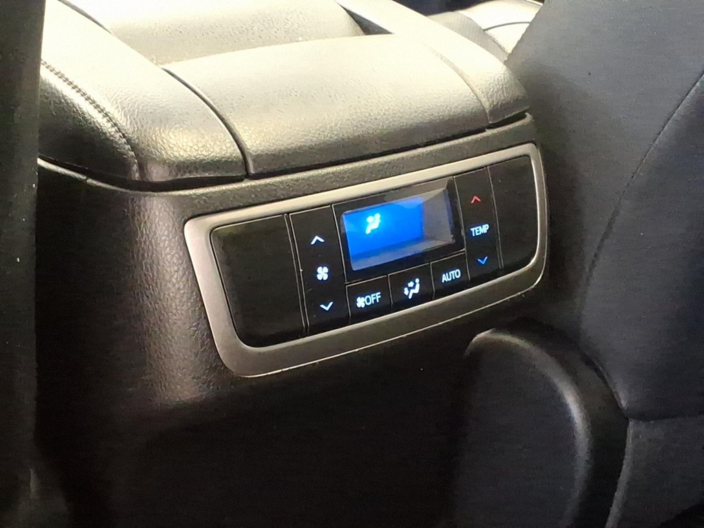 Photo 23 of this TOYOTA HIGHLANDER