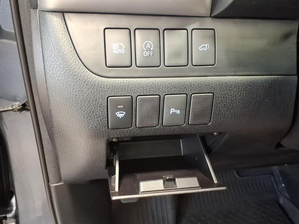 Photo 10 of this TOYOTA HIGHLANDER