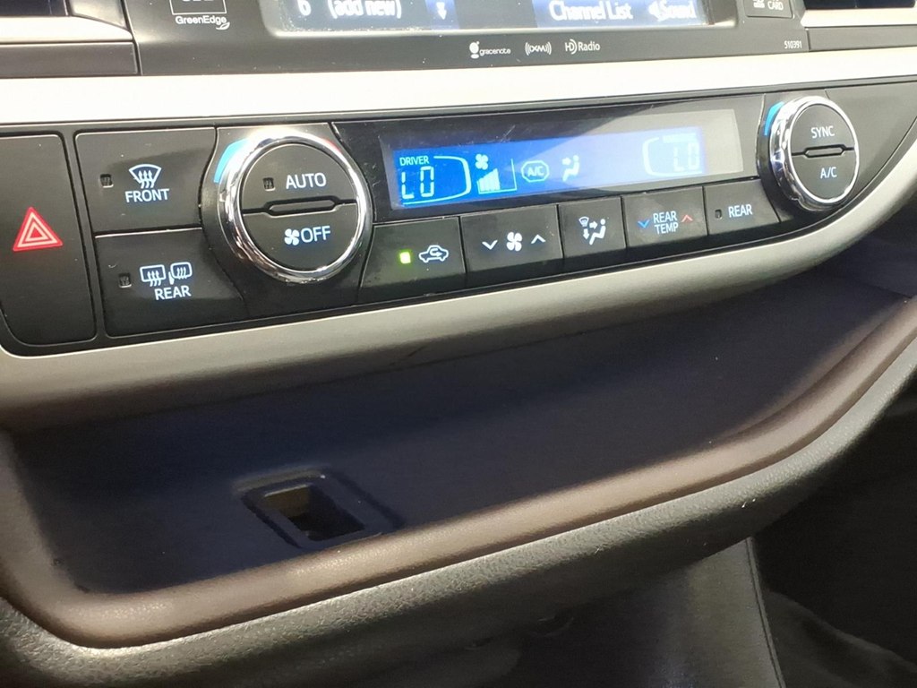 Photo 17 of this TOYOTA HIGHLANDER