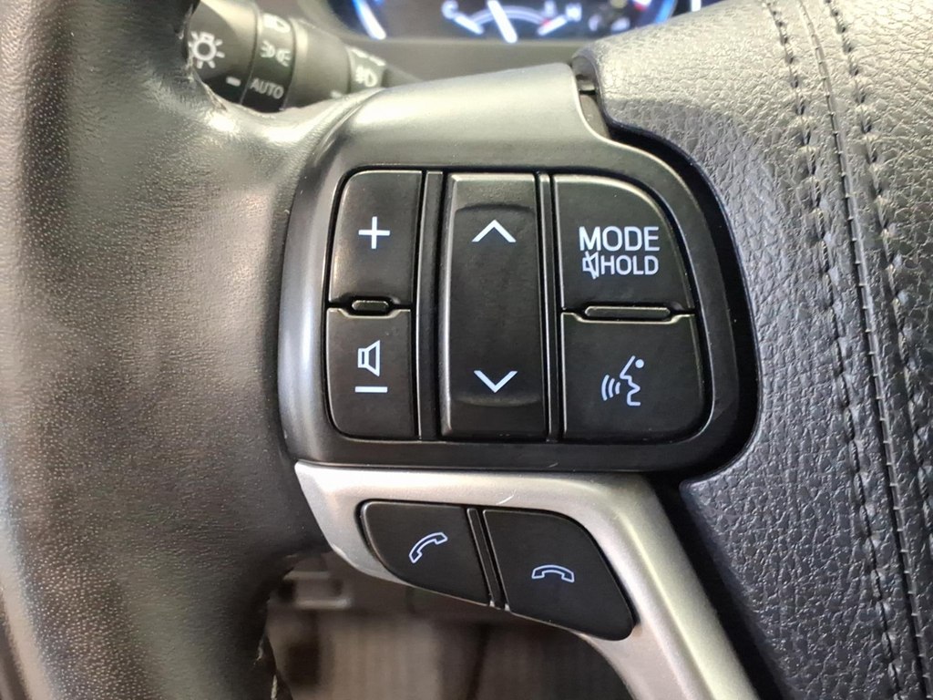Photo 11 of this TOYOTA HIGHLANDER