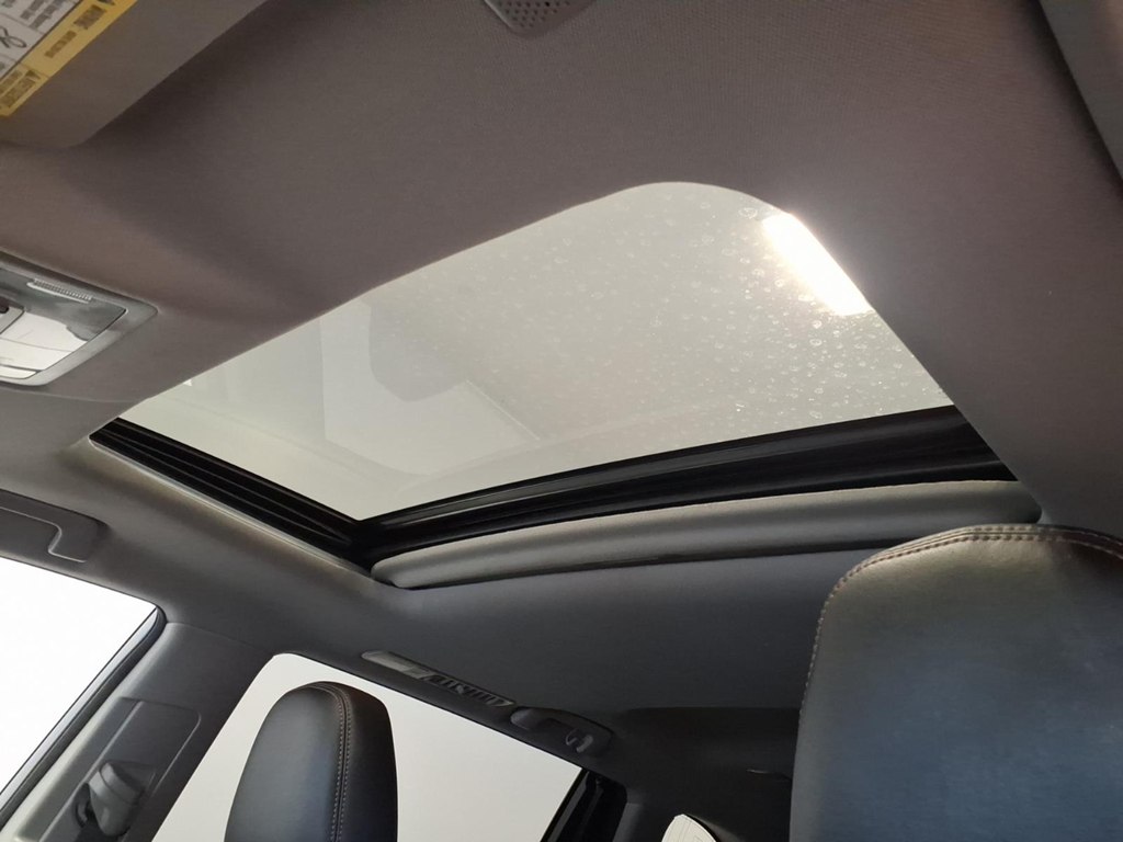 Photo 24 of this TOYOTA HIGHLANDER