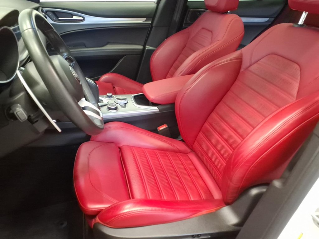 Photo 18 of this ALFA ROMEO STELVIO