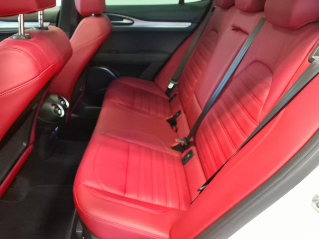 Photo 21 of this ALFA ROMEO STELVIO