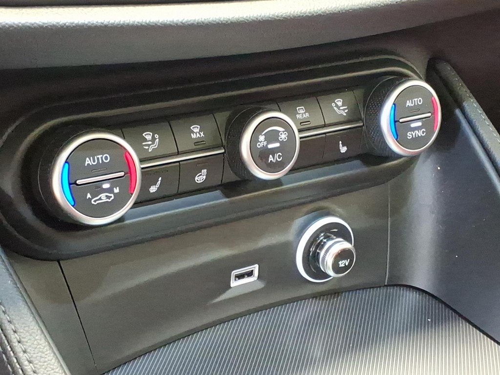 Photo 16 of this ALFA ROMEO STELVIO