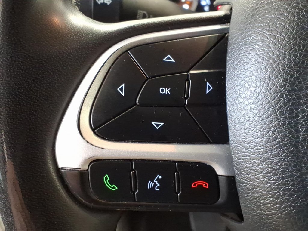 Photo 10 of this JEEP RENEGADE