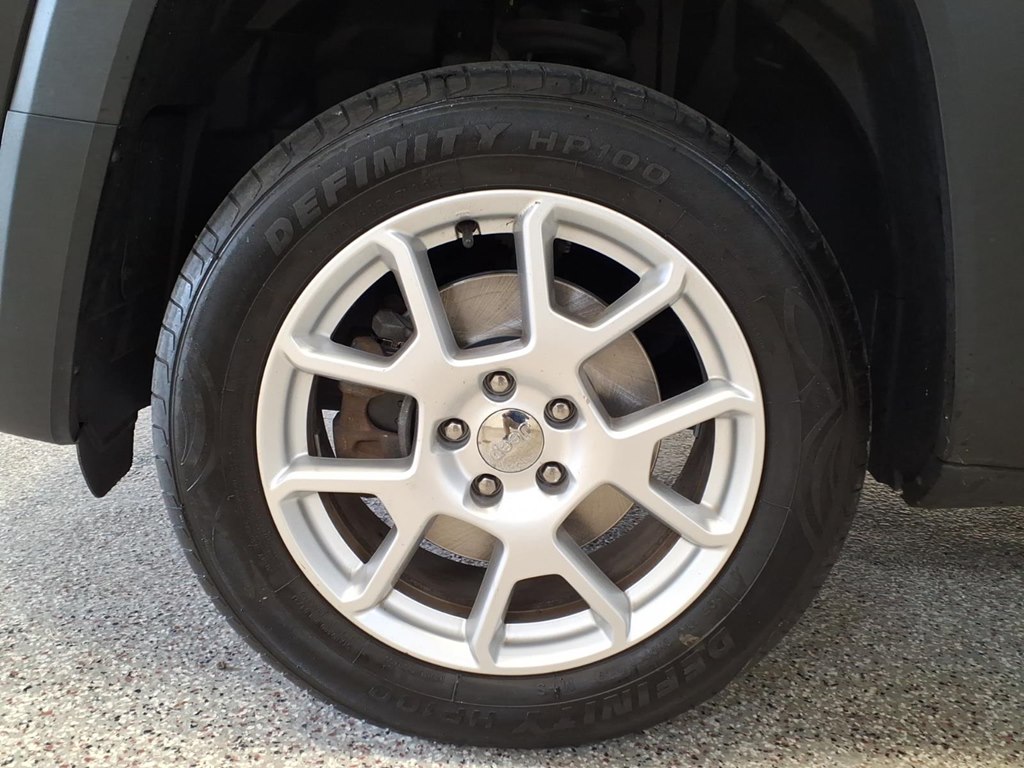 Photo 7 of this JEEP RENEGADE