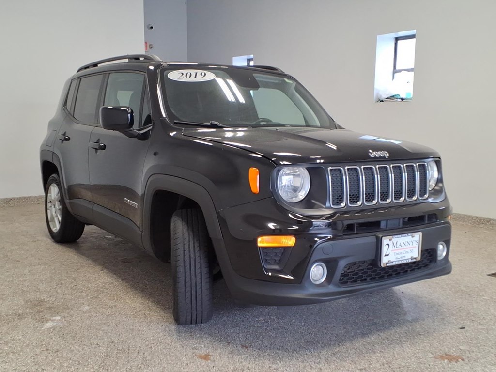 Photo 3 of this JEEP RENEGADE