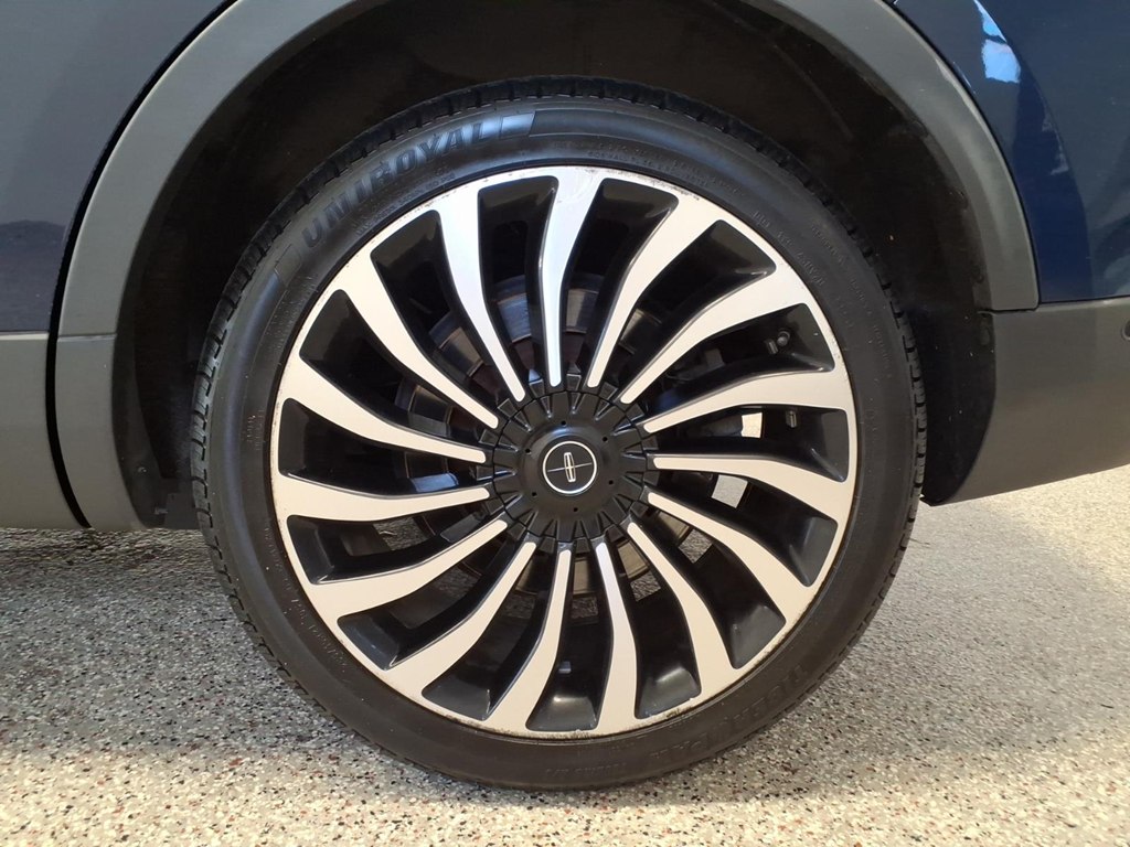 Photo 7 of this LINCOLN NAUTILUS