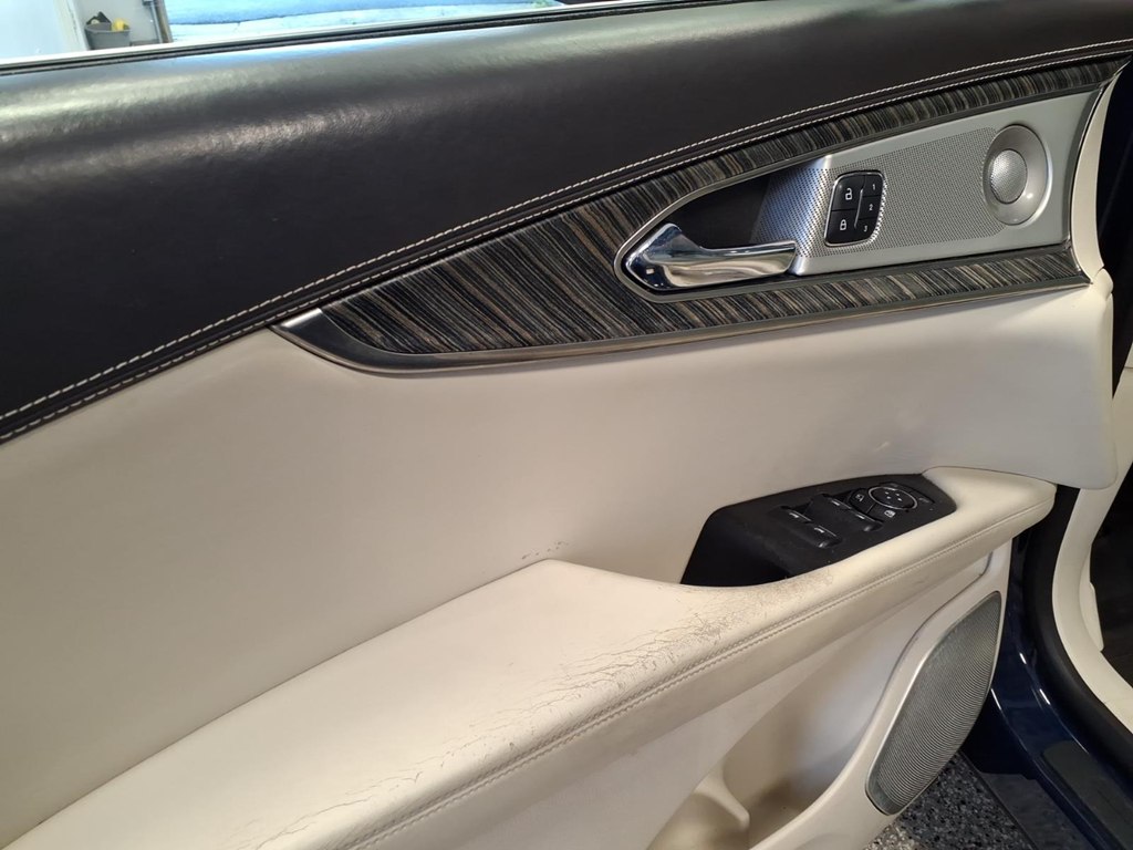 Photo 8 of this LINCOLN NAUTILUS