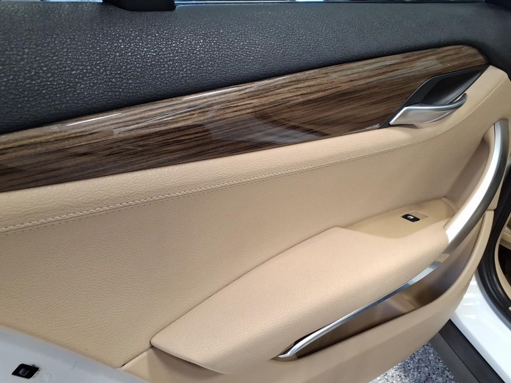 Photo 20 of this BMW X1