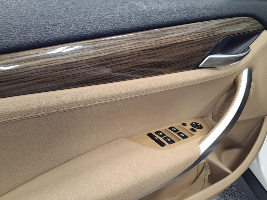 Photo 8 of this BMW X1